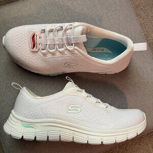 SKECHERS size 7 womens sneakers arch fit